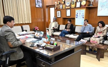 जिला में नहीं गैस, पेट्रोल, डीजल की कोई कमी, न करें अनावश्यक भण्डारण : उपायुक्त