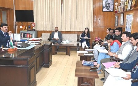 जिला में निरंतर पेयजल स्रोतों की हो टेस्टिंग:  उपायुक्त 