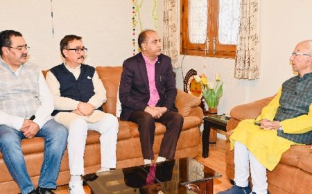 पालमपुर में वरिष्ठ नेता शांता कुमार से पूर्व मुख्यमंत्री एवं नेता प्रतिपक्ष जयराम ठाकुर ने की शिष्टाचार भेंट