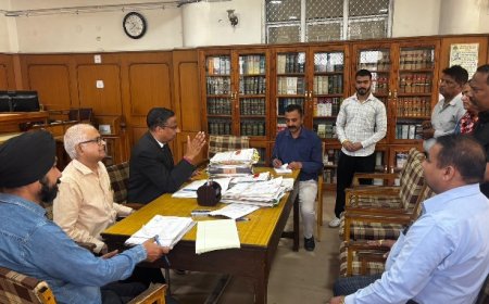 नाहन में नेशनल लोक अदालत संपन्न,1165 मामले निपटे, 5.77 करोड़ रुपये का समझौता