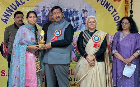 संत बाबा ढांगू वाले गुर्जर राजकीय महाविद्यालय बीटन में 20वां वार्षिक पारितोषिक वितरण समारोह आयोजित