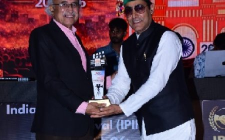 डॉ संजीव अत्री को डॉक्यूमेंट्री फिल्म "सोंधी धरती मीठा गुड़" को डॉक्यूमेंट्री फिल्म पुरस्कार से मिला सम्मान 