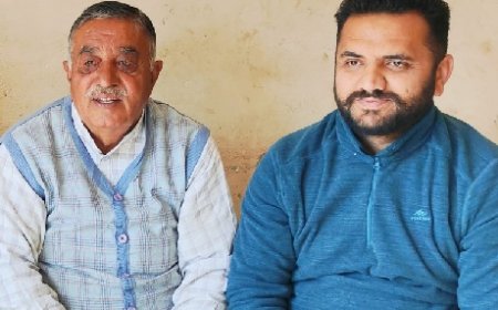 भाजपा प्रवक्ता मेला राम शर्मा और जिला महासचिव रणवीर ठाकुर ने पेट्रोल और डीजल की कीमतों में  कमी करने के लिए केंद्र सरकार का जताया आभार   