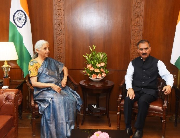 मुख्यमंत्री ने केंद्रीय वित्त मंत्री से की भेंट, स्पेशल सेंट्रल असिस्टेंस के तहत वित्तीय पैकेज प्रदान करने का किया आग्रह 