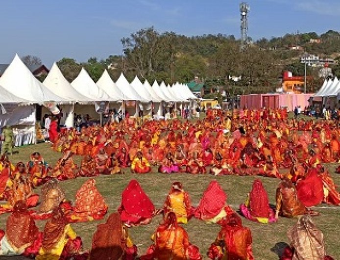 होली उत्सव में दिख रही हमीरपुर की लोक संस्कृति की शानदार झलक