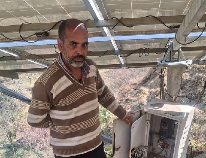 सफलता की कहानीः करसोग,सौर ऊर्जा की चमक से खेतों को मिली नई ऊर्जा, सालाना हो रही 4 लाख तक कमाई 