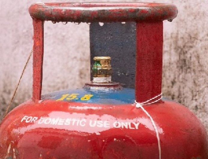 सिरमौर में पर्याप्त मात्रा में घरेलू सिलैंडर उपलब्ध,विभाव की अनावश्यक रूप से गैस सिलैंडरो का भंडारण न करने की अपील