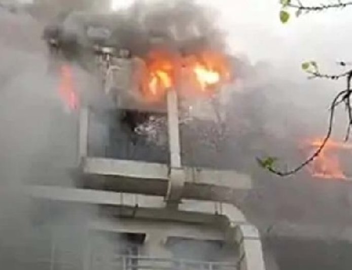 नोएडा में बिजली मीटर बनाने वाली कंपनी में भड़की आग, हादसे में करीब 24 कर्मचारी घायल