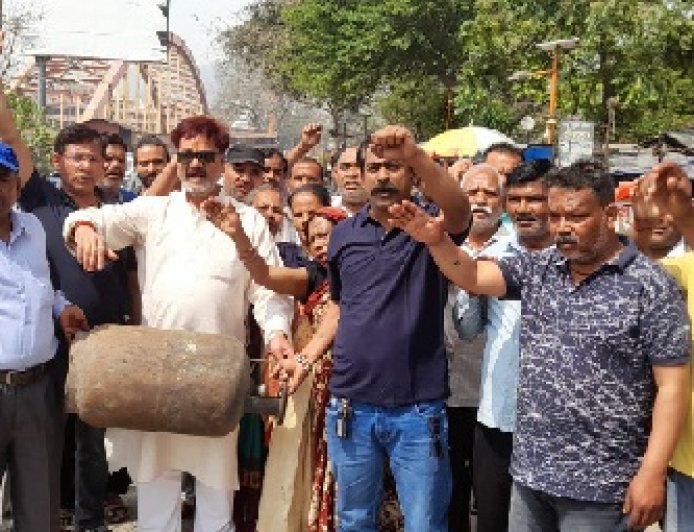 प्रांतीय अध्यक्ष संजय चोपड़ा की अगवाई में लघु व्यापारियों ने  एलपीजी गैस की कालाबाजारी के विरोध में किया प्रदर्शन 