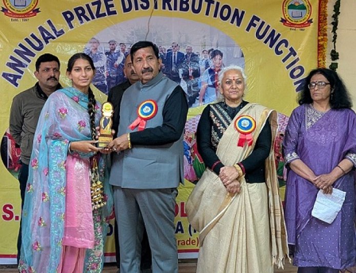 संत बाबा ढांगू वाले गुर्जर राजकीय महाविद्यालय बीटन में 20वां वार्षिक पारितोषिक वितरण समारोह आयोजित