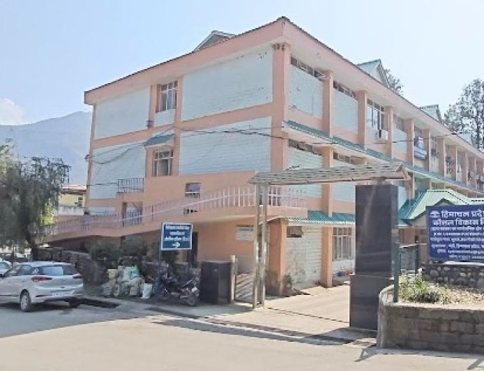 तकनीकी शिक्षण संस्थानों को आधुनिक तकनीक के अनुरूप प्रशिक्षण देने के लिए नए टूल और मशीनरी से किया जा रहा लेस  