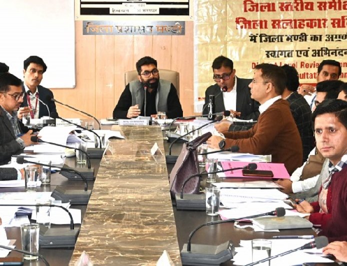 मंडी में आर्थिक विकास को गति प्रदान करने के लिए आपसी समन्वय से करें कार्य : गुरसिमर सिंह