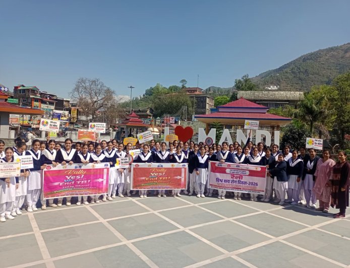 विश्व क्षय रोग दिवस पर नर्सिंग प्रशिक्षुओं ने निकाली रैली , 100 दिन के अभियान में की जाएगी संक्रमित व्यक्तियों की पहचान 
