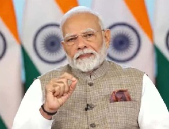 पीएम मोदी ने मन की बात में देशवासियों से फिटनेस पर ध्यान देने और योग को जीवन का हिस्सा बनाने की अपील 