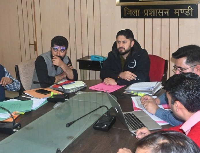 लंबित कार्यों में तेजी लाएं, ई-केवाईसी एक सप्ताह में करें पूरी : अपूर्व देवगन