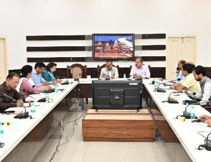 01 अप्रैल से जनपद में “वृहद स्वच्छता अभियान” का शुभारंभ,37 विभागों के नोडल अधिकारी जनसहभागिता से बनेगा जन आंदोलन