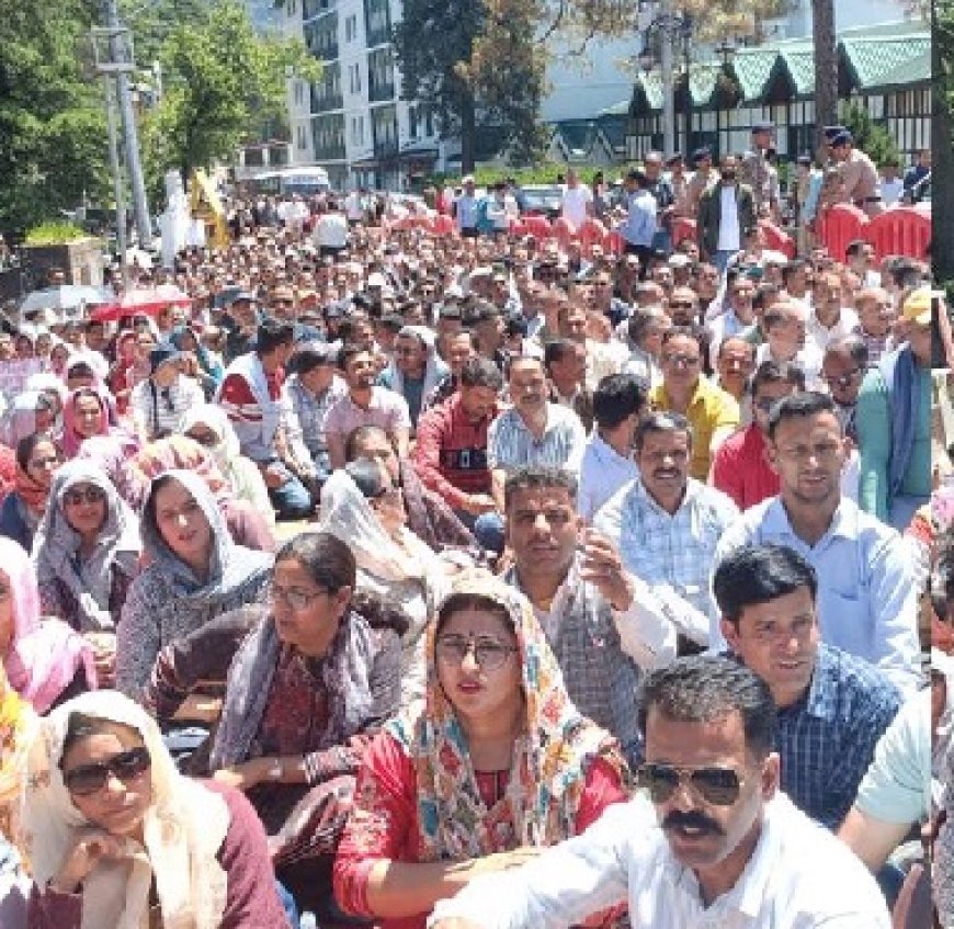 राजकीय प्राथमिक शिक्षक संघ ने अपनी मांगों को लेकर  पूरे प्रदेश में प्रदेश सरकार के खिलाफ किया विरोध प्रदर्शन 