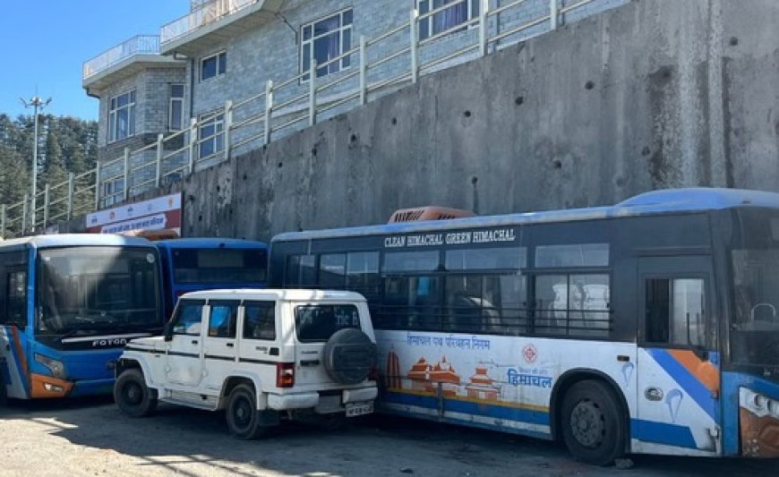 शिमला में करोड़ों रुपये की ई- बसें फांक रही धूल,करोड़ों रुपये की इन बसों की नहीं हो पा रही रिपेयर  