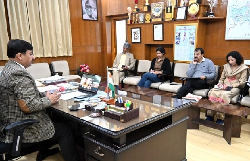 जिला में नहीं गैस, पेट्रोल, डीजल की कोई कमी, न करें अनावश्यक भण्डारण : उपायुक्त