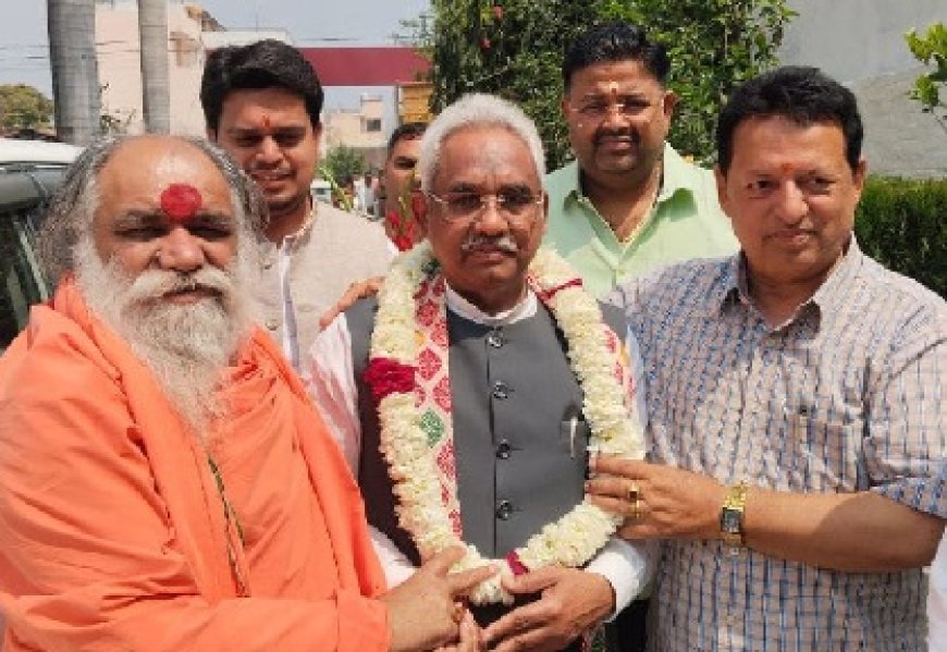 कैबिनेट मंत्री मदन कौशिक ने ब्रह्मलीन स्वामी सत्यमित्रानंद गिरी की मूर्ति पर किया माल्यार्पण