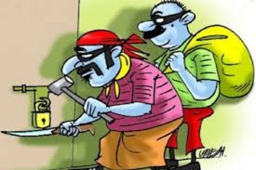 चोरों के हौंसलें बुलंद : सुनार की दुकान से 8 किलो चांदी, 100 ग्राम सोना और नकदी लेकर चोर फरार 