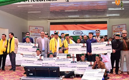 मुख्यमंत्री ने दिए सिविल सर्विसिस अवॉर्ड, प्रेरणा स्रोत सम्मान और हिमाचल गौरव पुरस्कार