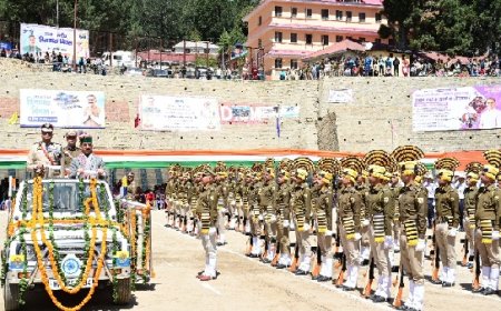 राज्य स्तरीय हिमाचल दिवस अवसर पर मुख्यमंत्री ने फहराया राष्ट्रीय ध्वज