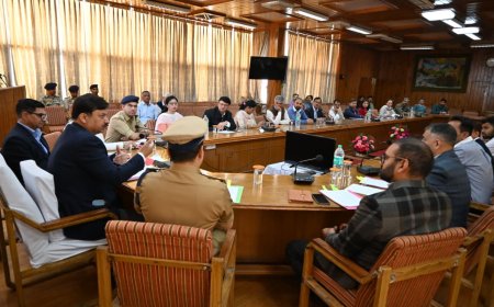 राष्ट्रपति के प्रवास की तैयारियों में जुटा प्रशासन , डीसी ने अधकारियों के साथ की बैठक , 27 को शिमला आएगी महामहिम