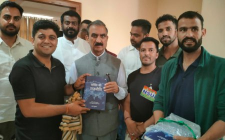 मुख्यमंत्री ने किया ‘शक्ति की राजनीति’ पुस्तक का विमोचन