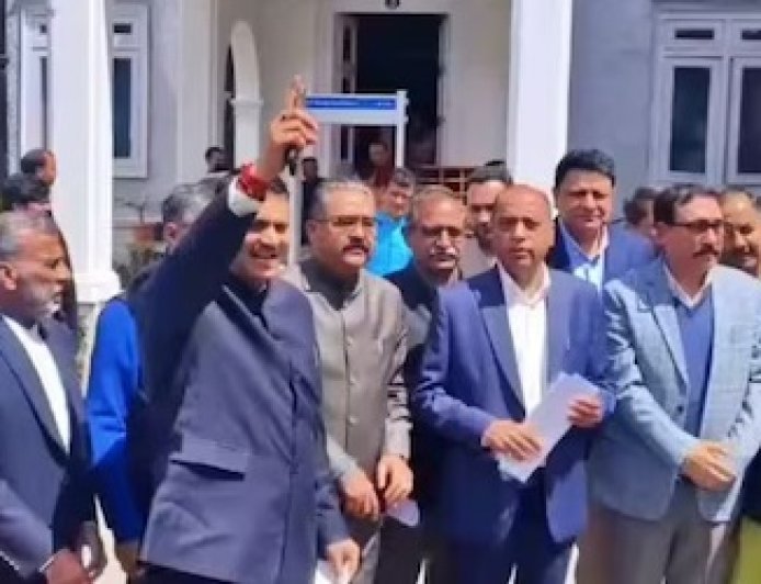 हिमाचल प्रदेश विधानसभा से भाजपा का वॉकआउट, पंचायत चुनाव से जुड़ी नई नोटिफिकेशन पर हंगामा 