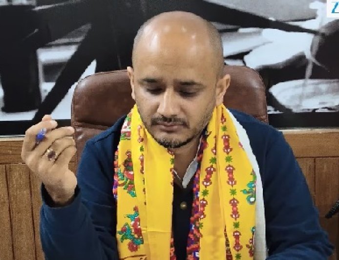 जयराम ठाकुर के 'पाकिस्तान' वाले बयान पर विनोद जिंटा का तीखा पलटवार: "यह मानसिक दिवालियापन, दर्ज हो केस"