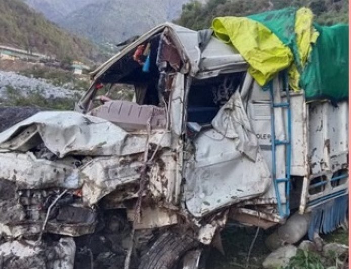 दर्दनाक : पालमपुर में एगहरी खाई में गिरी गाड़ी,हादसे में दो युवकों की मौत जबकि एक अन्य घायल