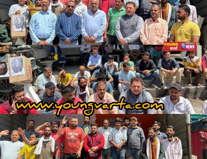 उद्योग मंत्री हर्षवर्द्धन के खिलाफ फूटा लोगों का गुस्सा , सतौन की अनदेखी को लेकर सड़कों पर उतरे युवा 