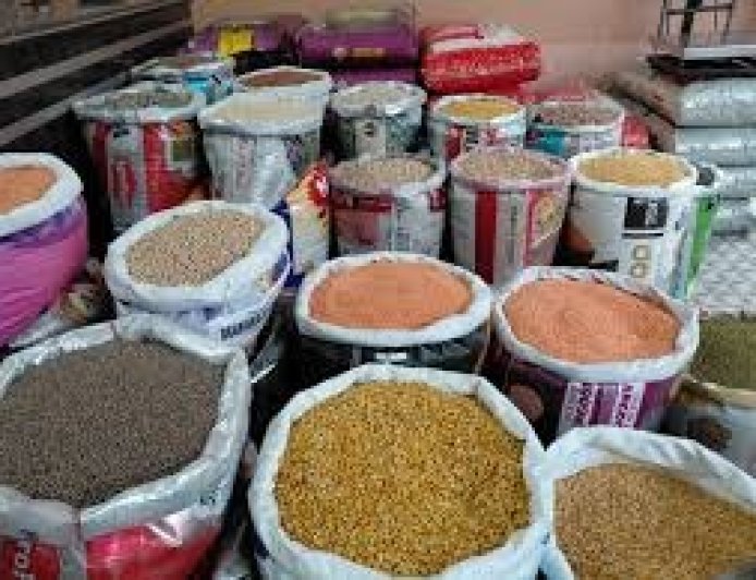 राशन डिपुओं में चना-मलका दाल सस्ती तो माह की दाल हुई महँगी , जानिए कितना हुआ रेट