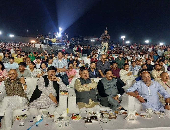 राज्य स्तरीय हरोली उत्सव की दूसरी सांस्कृतिक संध्या में कांग्रेस अध्यक्ष विनय कुमार ने की शिरकत 