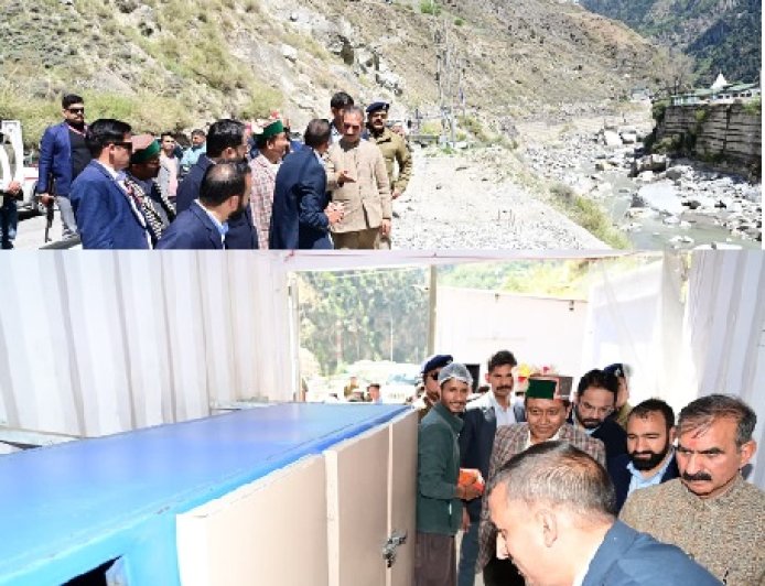 किन्नौर के टापरी में मुख्यमंत्री ने भू-तापीय ऊर्जा आधारित फल सुखाने की इकाई का किया निरीक्षण  