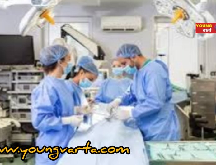 कारनामा : डिलीवरी के समय महिला के पेट में ही रह गया सर्जिकल नैपकिन , डाक्टर ने लगा दिए टांके 