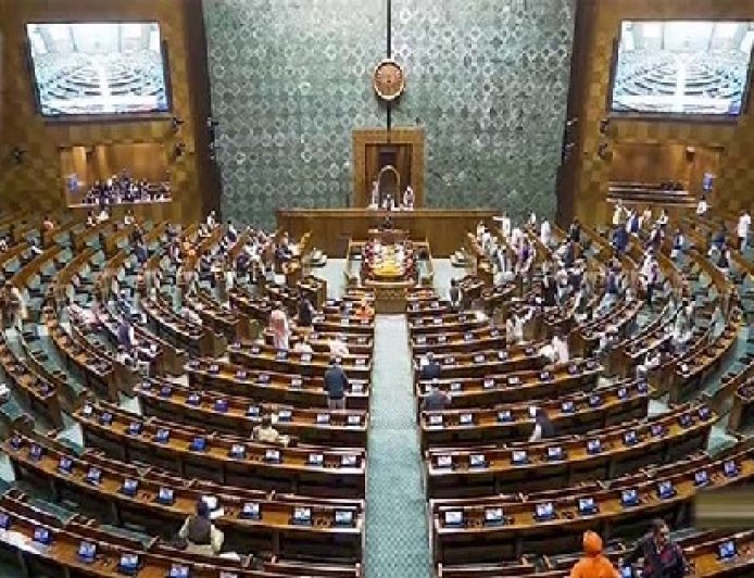 लोकसभा के बजट सत्र के समाप्त होने के साथ ही सदन की कार्यवाही अनिश्चितकाल के लिए स्थगित 