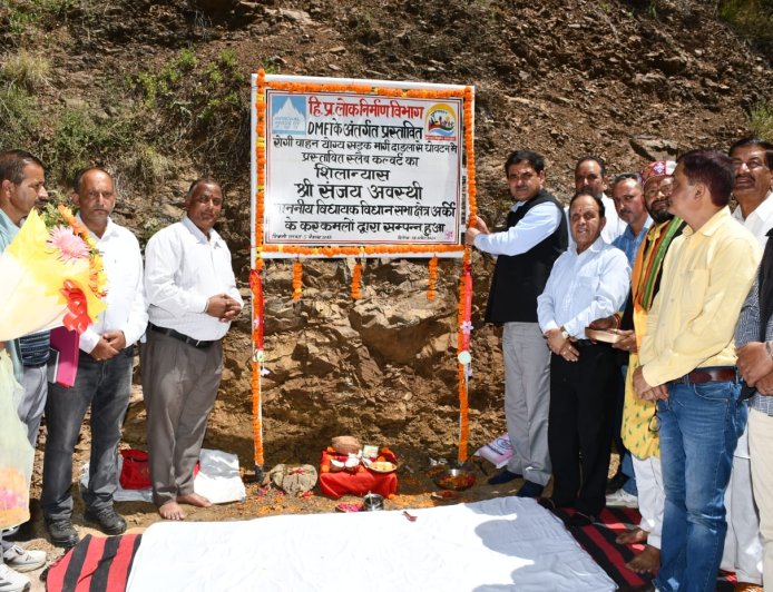 स्वयं सहायता समूहों के उत्पादों की विक्री के लिए सोलन में स्थापित होगा हिम ईरा प्रीमियम शोरूम : संजय अवस्थी