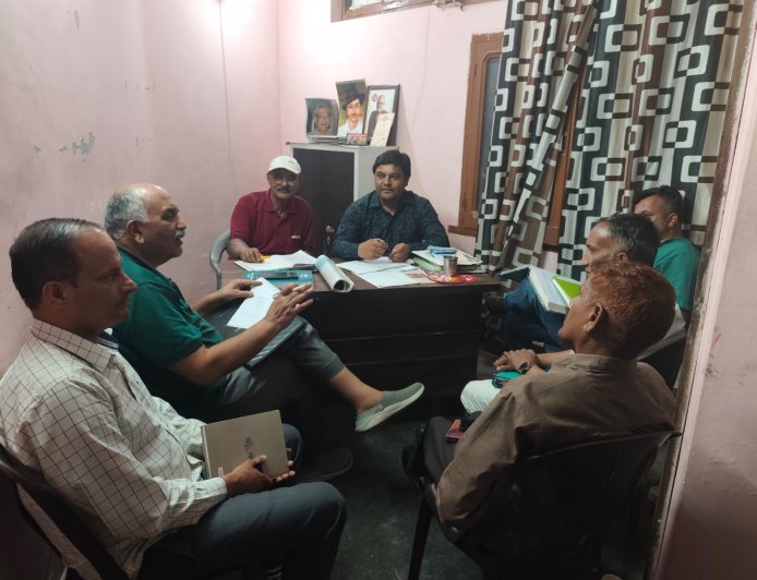 पंचायत और शहरी निकाय चुनाव को लेकर सीपीएम ने किया मंथन , जिला केंद्र में आयोजित हुई बैठक 