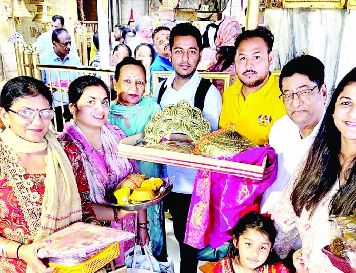 चिंतपूर्णी मंदिर में सवा किलो चांदी का मुकुट और छत्र मां को अर्पित, भक्तों ने मन्नत पूरी होने पर किया भेंट