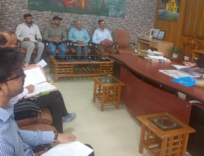 डीसी गंधर्वा राठौड़ ने पेयजल की गुणवत्ता एवं स्वच्छता सुनिश्चित करने के दिए निर्देश