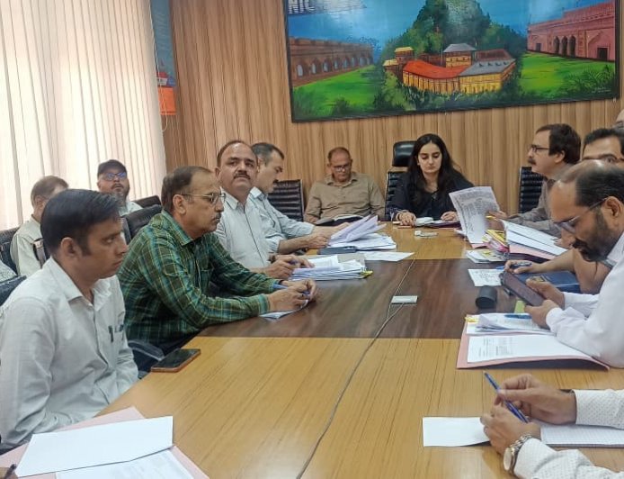 सड़क दुर्घटनाओं की आशंका वाले ब्लैक स्पॉट्स को करें दुरुस्त