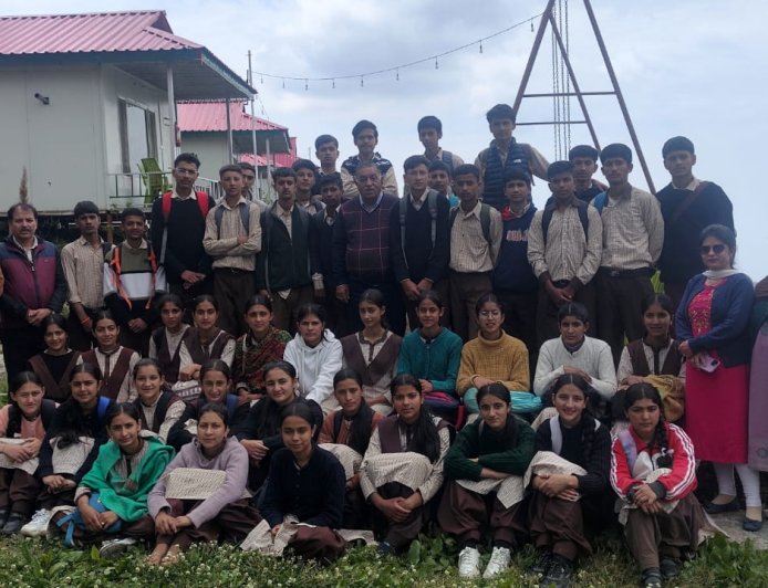 दीदग स्कूल के विद्यार्थियों ने मानव हिल रिसॉर्ट में सीखी पर्यटन  व्यवसाय की बारीकियां