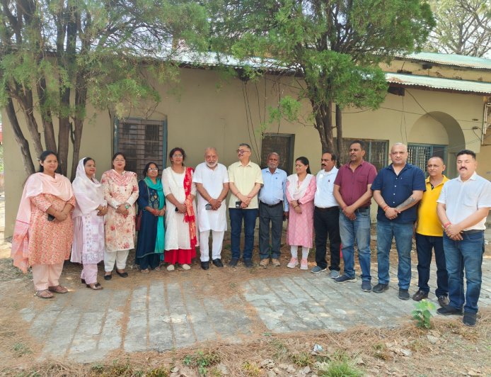 नाहन नगर परिषद चुनाव : कांग्रेस समर्थित 13 प्रत्याशियों ने भरा नामांकन