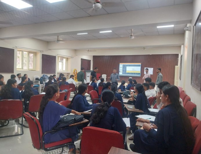 डी.एल.एड. प्रशिक्षुओं ने शिक्षण अभ्यास से पूर्व सीखे आधुनिक शिक्षण के गुर