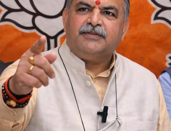 30% पार्किंग महंगी, 10% कूड़ा शुल्क बढ़ा—कांग्रेस सरकार ने जनता पर डाला दोहरी मार”: संदीपनी भारद्वाज