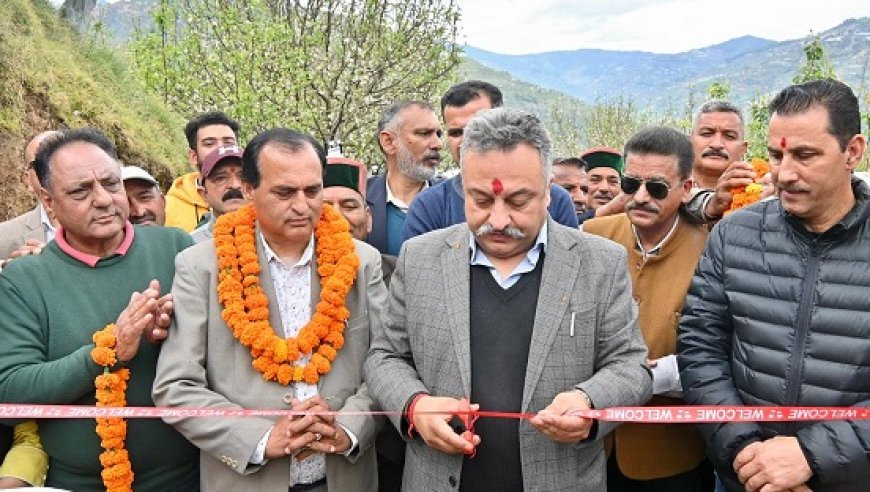 शिक्षा मंत्री ने रावीं में दो संपर्क सड़कों का किया लोकार्पण