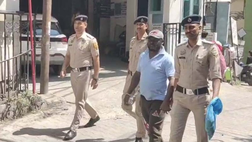 पुलिस ने दिल्ली से गिरफ्तार किया विदेशी ड्रग तस्कर , अंतर्राष्ट्रीय गिरोह से जुड़े है तार