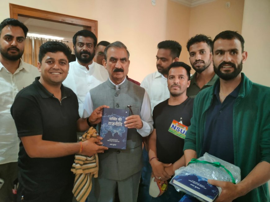 मुख्यमंत्री ने किया ‘शक्ति की राजनीति’ पुस्तक का विमोचन